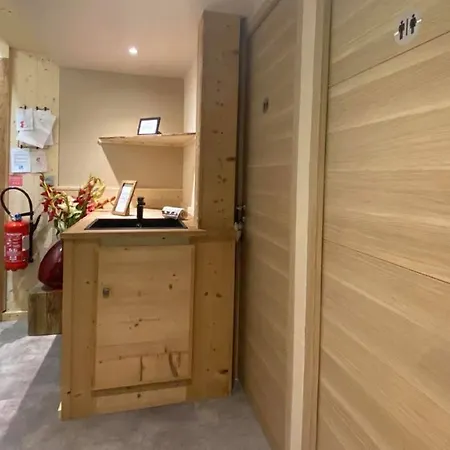 Apartment Mystere